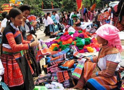 Rộn ràng ngày hội Tết độc lập trên cao nguyên Mộc Châu 