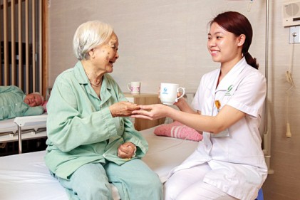 Thành lập Khoa Lão để chăm sóc tốt hơn cho NCT