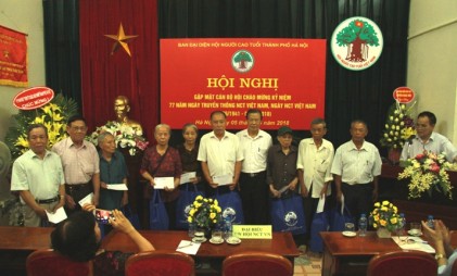Hội NCT TP Hà Nội: Buổi gặp mặt ấm áp và xúc động