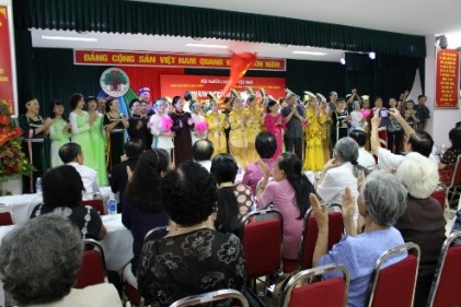 Trung ương Hội NCT Việt Nam: Tổ chức chương trình Nghệ thuật chào mừng 23 năm Ngày quốc tế NCT và 60 năm Ngày Giải phóng Thủ đô và thành công Đại hội Đại biểu MTTQ Việt Nam lần thứ VIII.