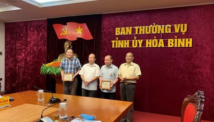 Hội NCT tỉnh Hoà Bình: Báo cáo công tác chuẩn bị đại hội với Thường trực Tỉnh ủy