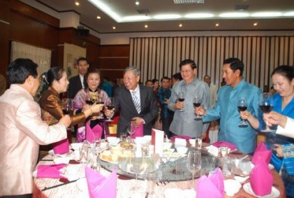Đại sứ quán Việt Nam tại Lào mừng Xuân Ất Mùi 