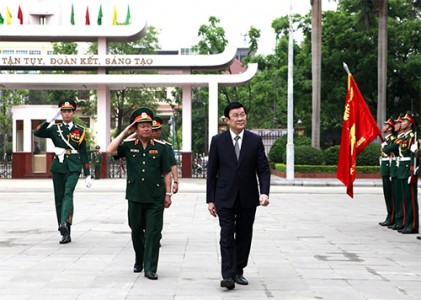 Chủ tịch nước Trương Tấn Sang đến thăm và làm việc tại Học viện Quốc phòng 