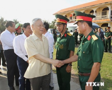 Tổng Bí thư thăm, làm việc tại huyện đảo Phú Quý, Bình Thuận 