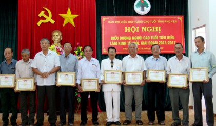 Tỉnh Phú Yên: Biểu dương NCT làm kinh tế giỏi giai đoạn 2012 - 2017
