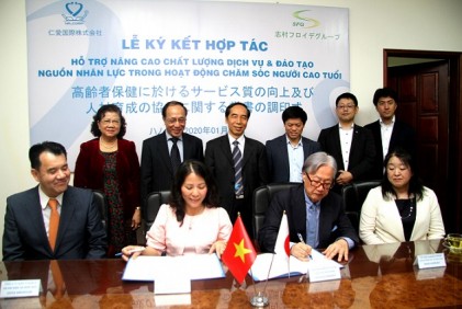 Công ty CP Quốc tế Nhân Ái: Hợp tác hỗ trợ nâng cao chất lượng dịch vụ và đào tạo nguồn nhân lực trong hoạt động chăm sóc NCT