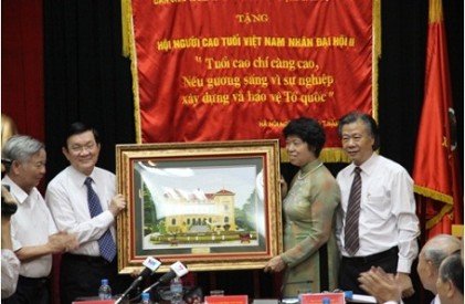 Thư của Chủ tịch nước Trương Tấn Sang*  Gửi Hội Người cao tuổi Việt Nam và người cao tuổi Việt Nam nhân kỷ niệm 20 năm Ngày thành lập Hội Người cao tuổi Việt Nam (10/5/1995-10/5/2015).