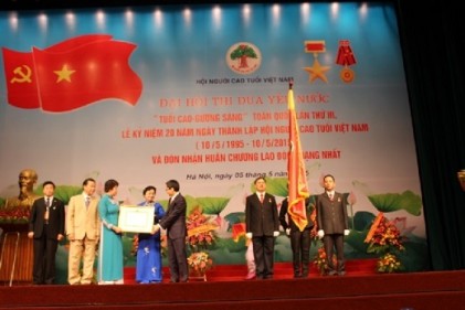 Báo cáo Tổng kết phong trào thi đua yêu nước “Tuổi cao – gương sáng” (2010-2015) và phương hướng nhiệm vụ 5 năm (2015-2020).