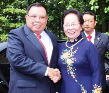 Phó Chủ tịch nước Nguyễn Thị Doan hội đàm với Phó Chủ tịch nước CHDCND Lào 
