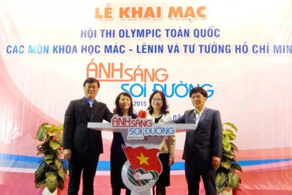 Khai mạc Hội thi Ánh sáng soi đường