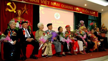 Những cuộc tình lấp lánh kim cương